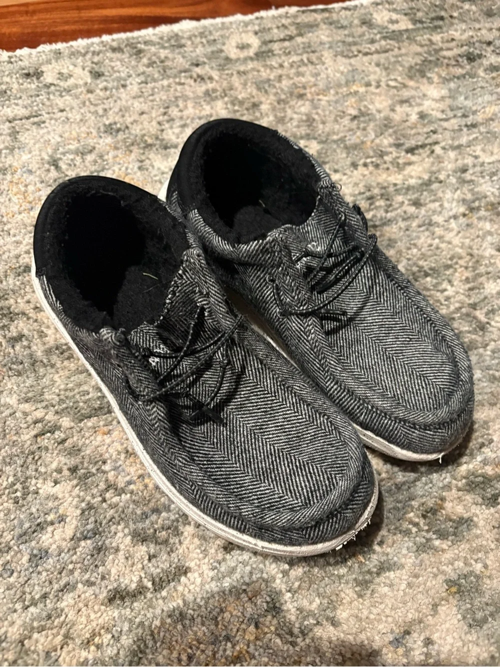 Kids Herringbone Lace-Up Sneakers in Black